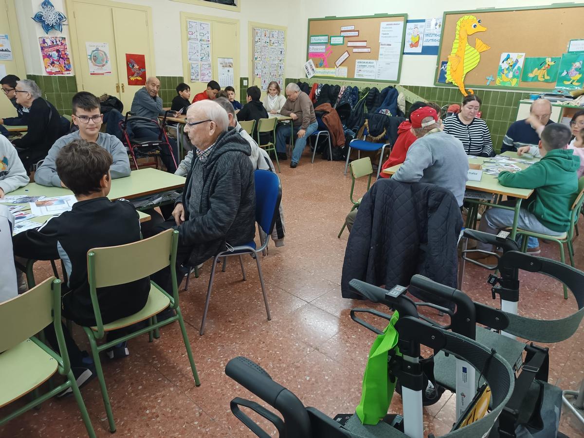 Los grupos intergeneracionales, trabajando.