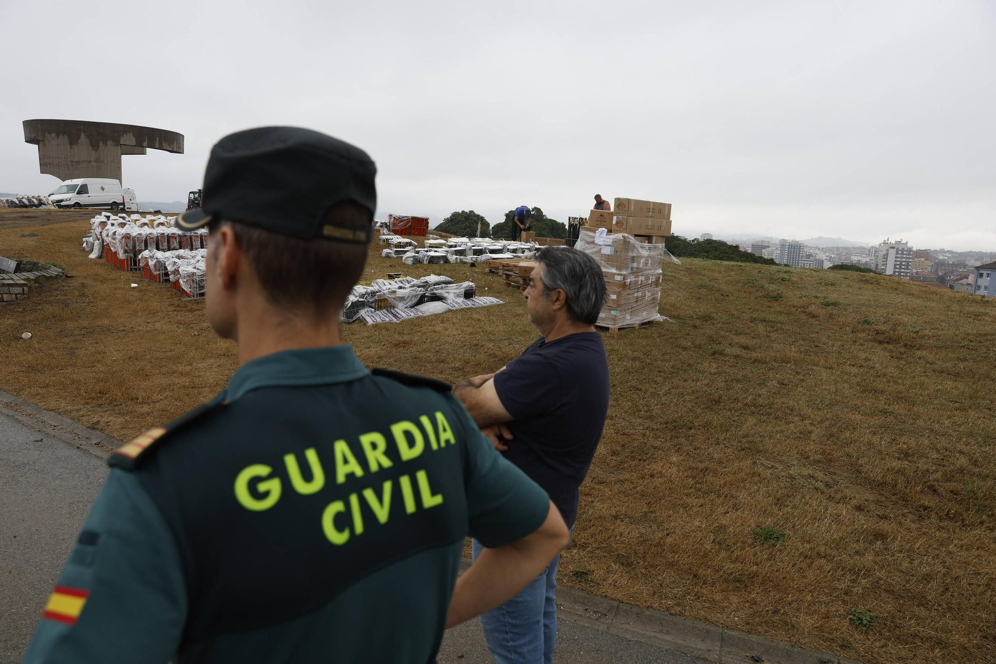La inspección de la Guardia Civil previa a la Noche de los Fuegos, en imágenes