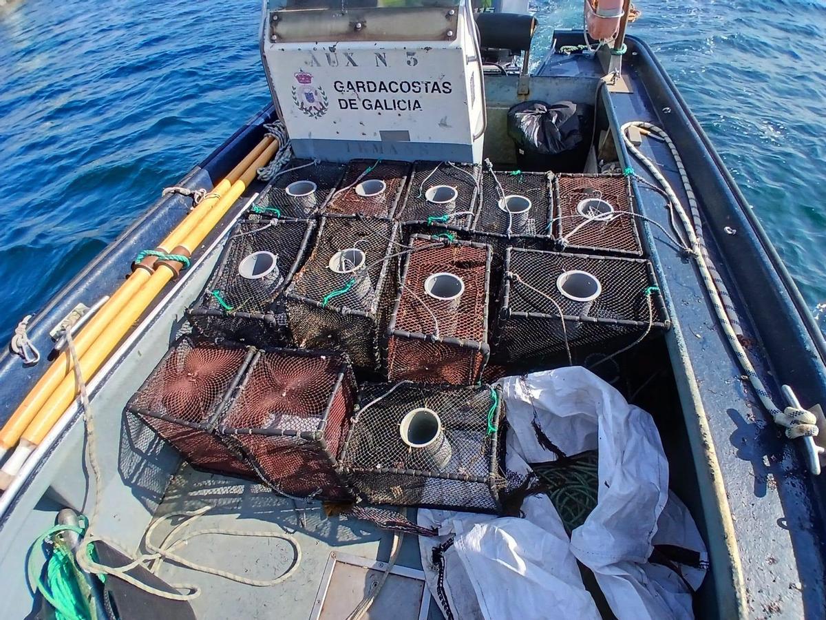 Las impactantes imágenes del cuaderno de bitácora de los 'pescadores' de furtivos