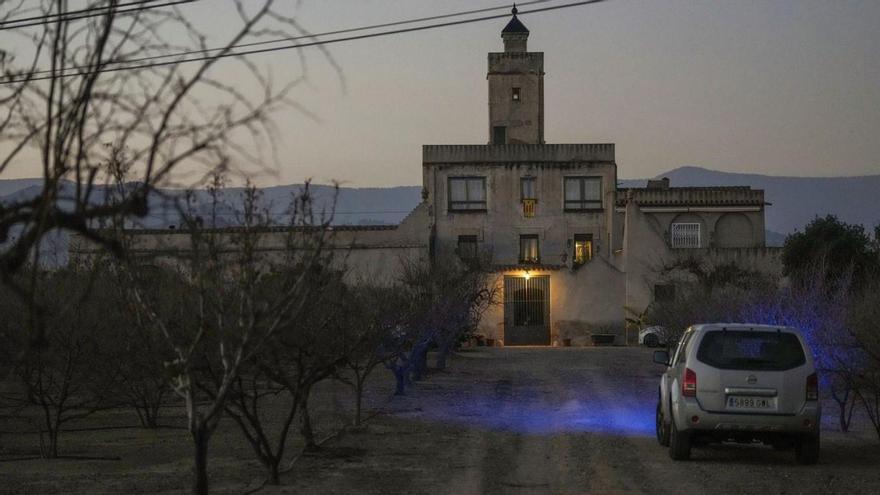 La masia de Riudoms on es va atrinxerar l’autor de l’atac a Tarragona | EFE/ENRIC FONTCUBERTA