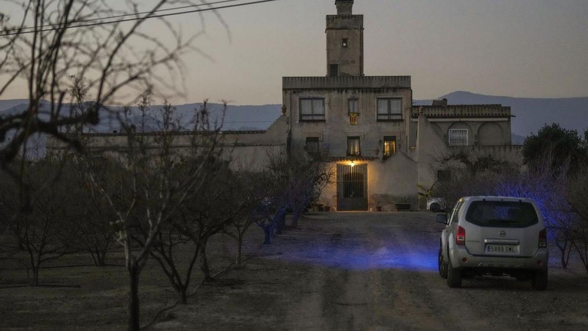 La masia de Riudoms on es va atrinxerar l’autor de l’atac a Tarragona | EFE/ENRIC FONTCUBERTA
