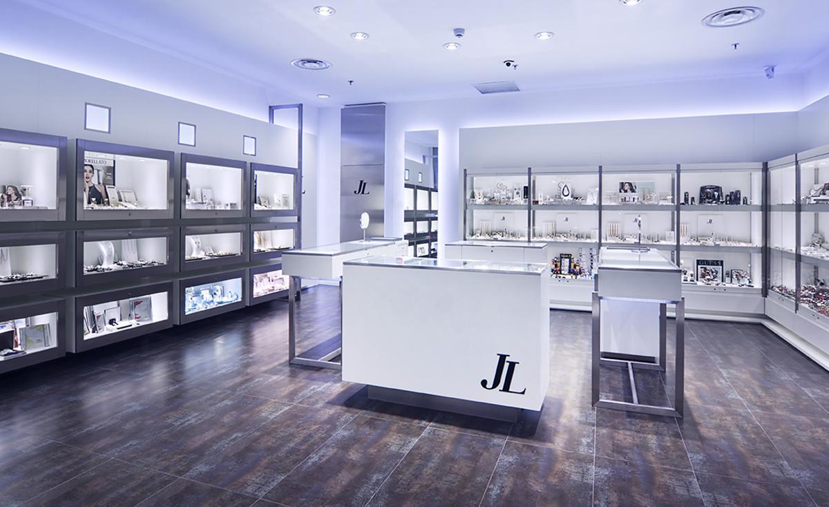 Interior de una tienda de Jose Luis Joyerías.