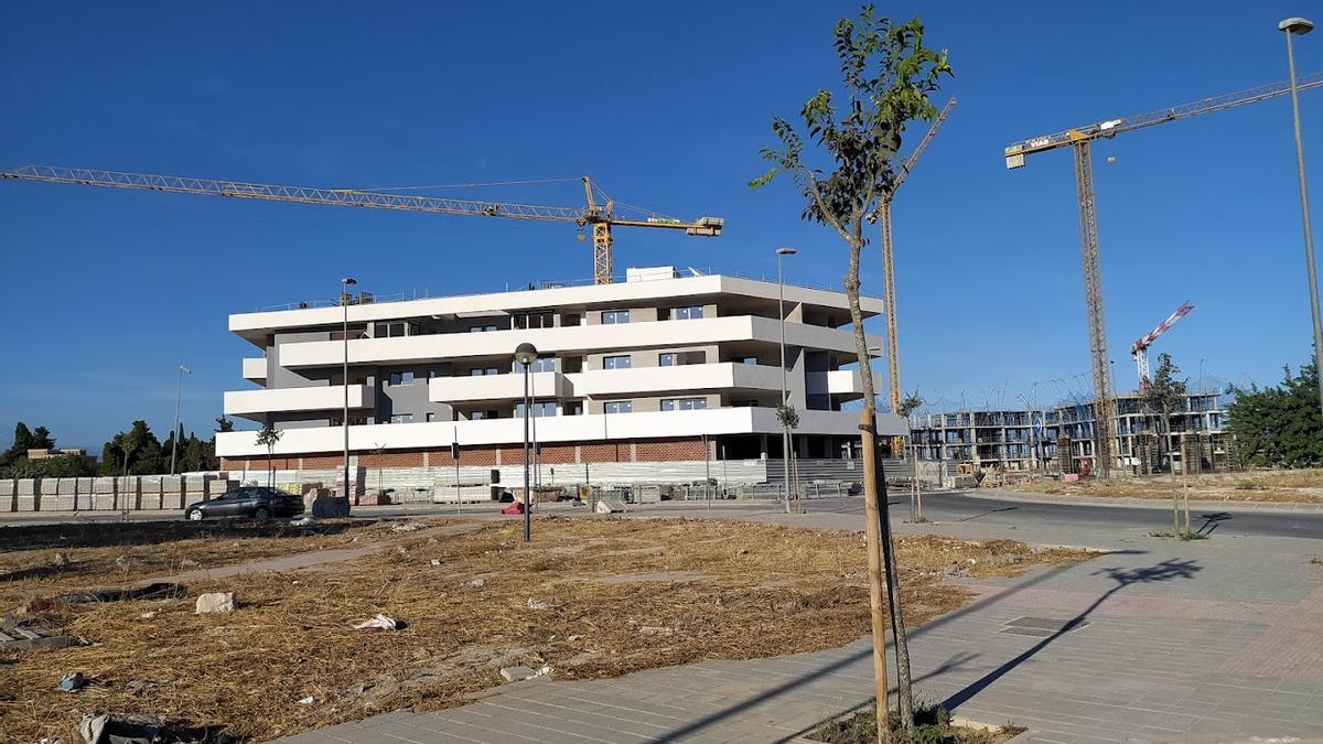 Uno de los primeros edificios a punto de acabarse en la zona de Nou Nazaret.