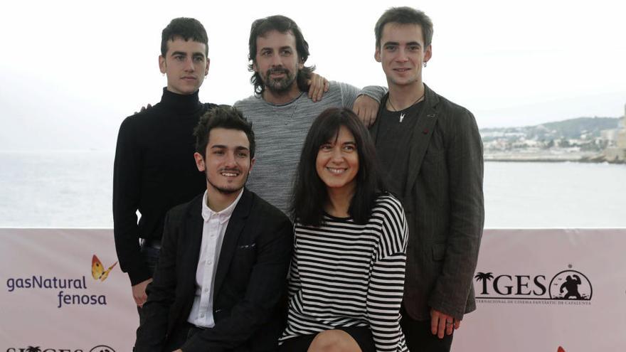 Els directors Isaki Lacuesta i Isa Campo, amb els actors Àlex Monner, Mikel Iglesias i Igor Szpakowski