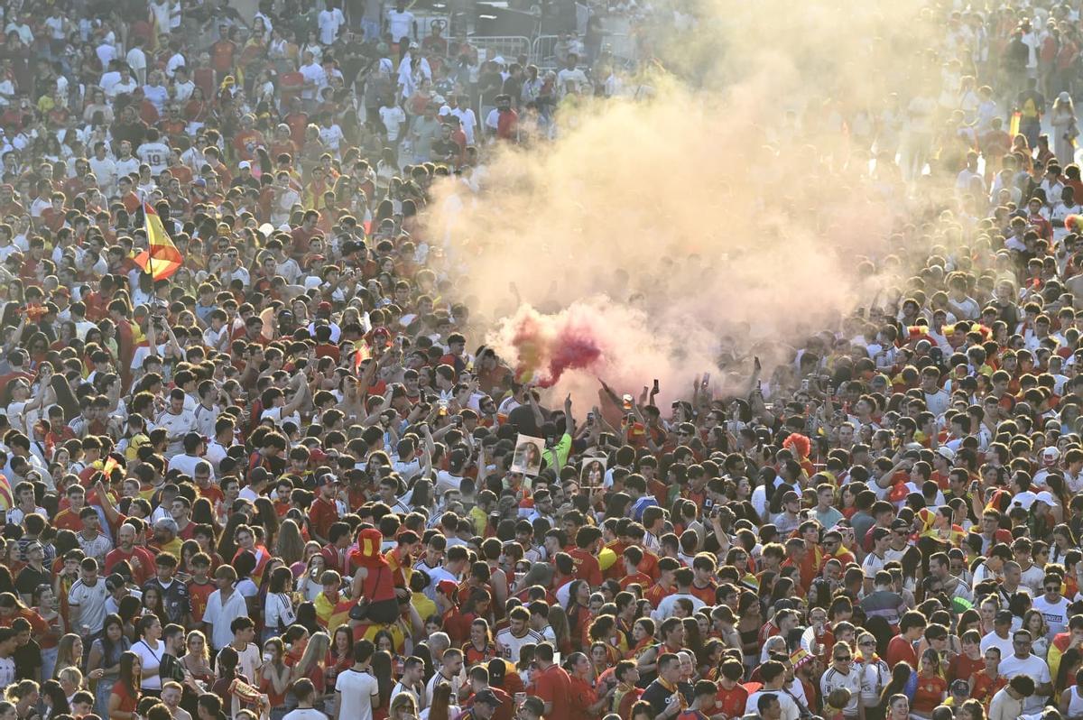 En imágenes | Zaragoza se vuelca con La Roja en la final del Mundial