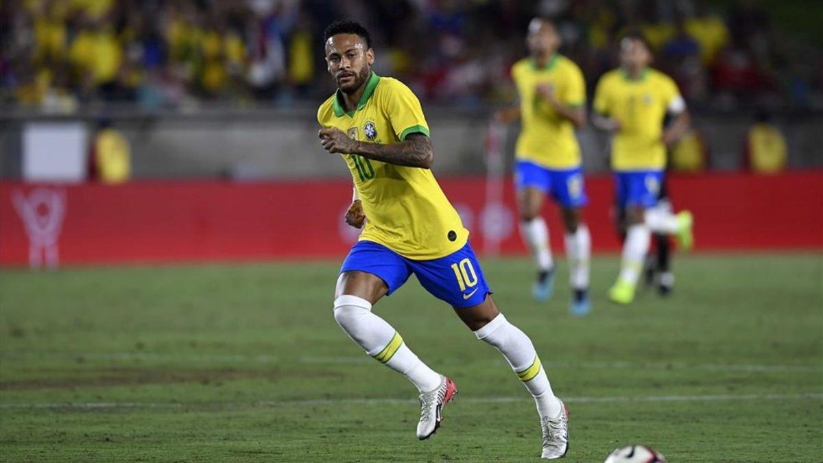 Neymar entrará este jueves en &quot;el club de los Cien&quot; con Brasil