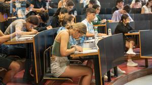 Els instituts ajusten els seus temaris a la nova selectivitat