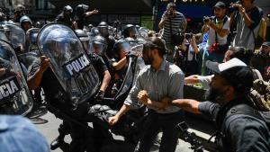 Protestas en Argentina contra Milei.