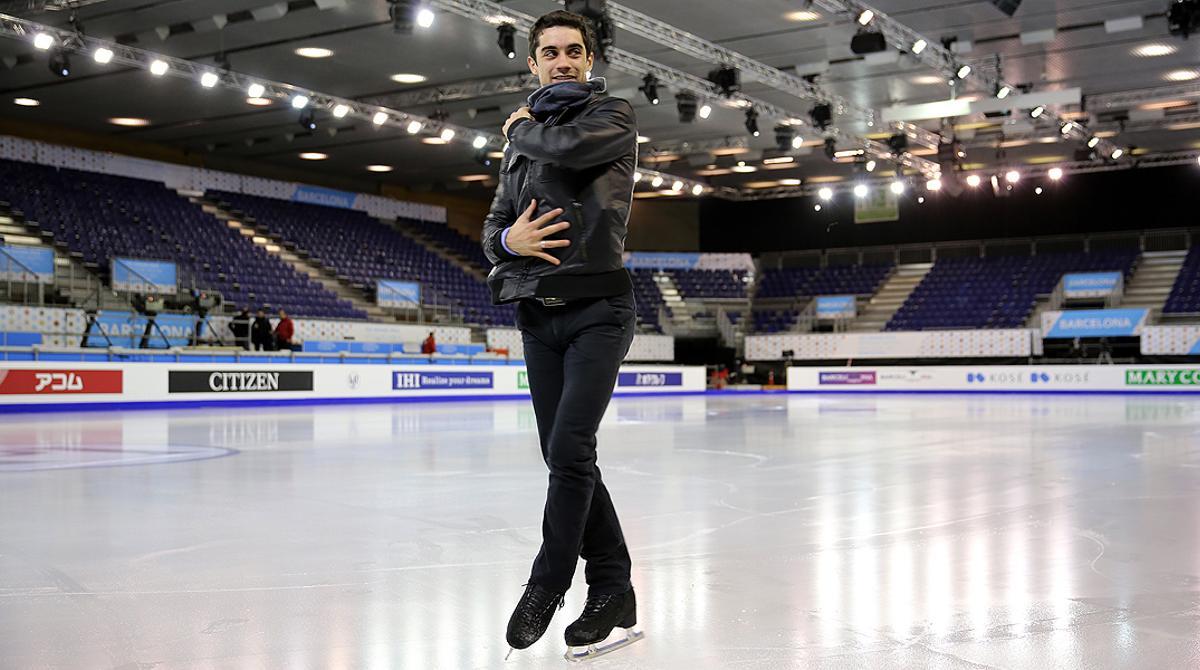 El patinador madrileny, durant la inauguració de la instal·lació al CCIB.