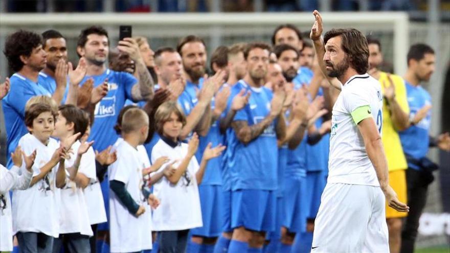 Bonera, protagonista en el homenaje a Pirlo