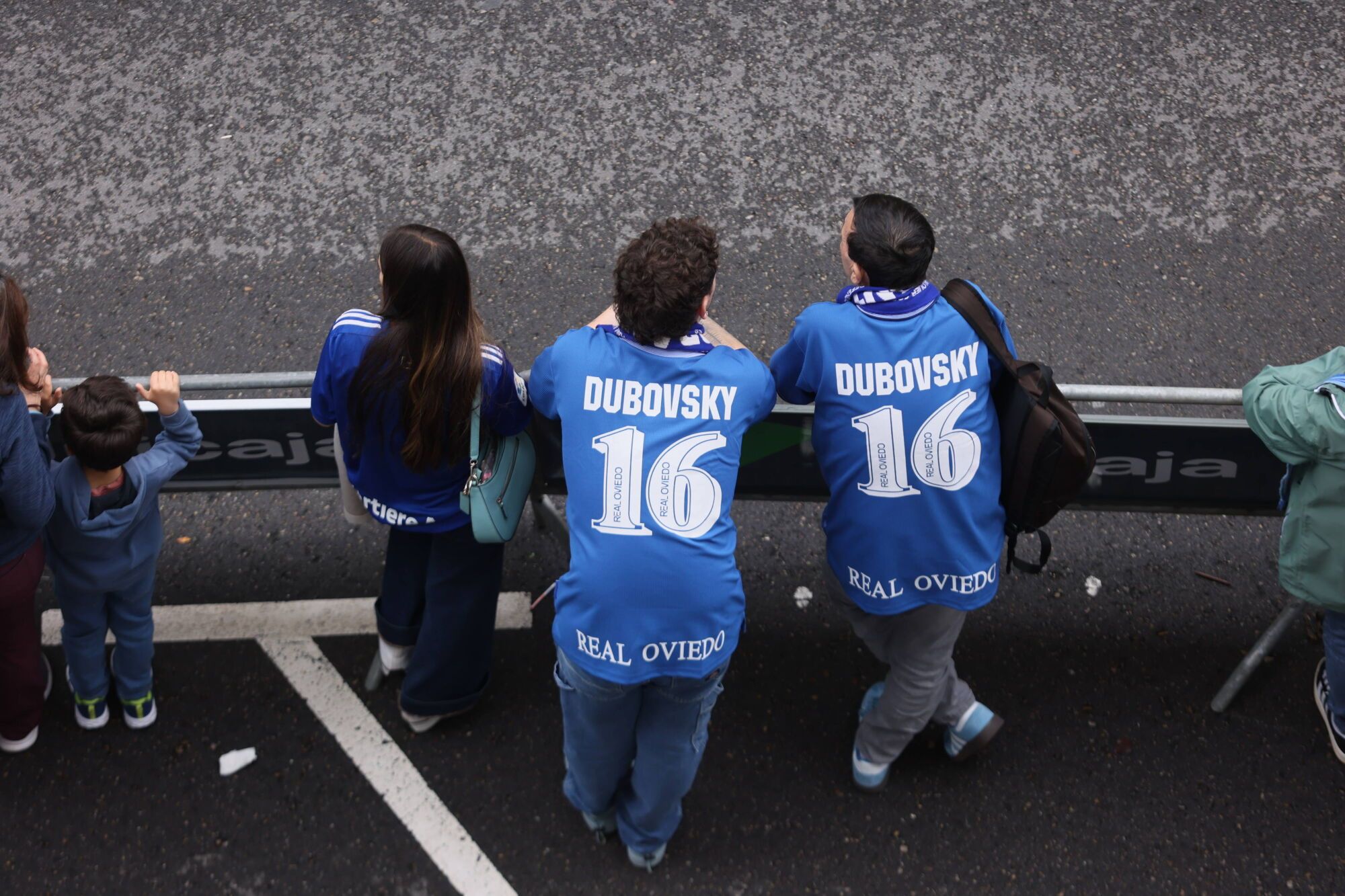 Así fue el recibimiento de la afición al Real Oviedo y toda la previa del último partido de la temporada