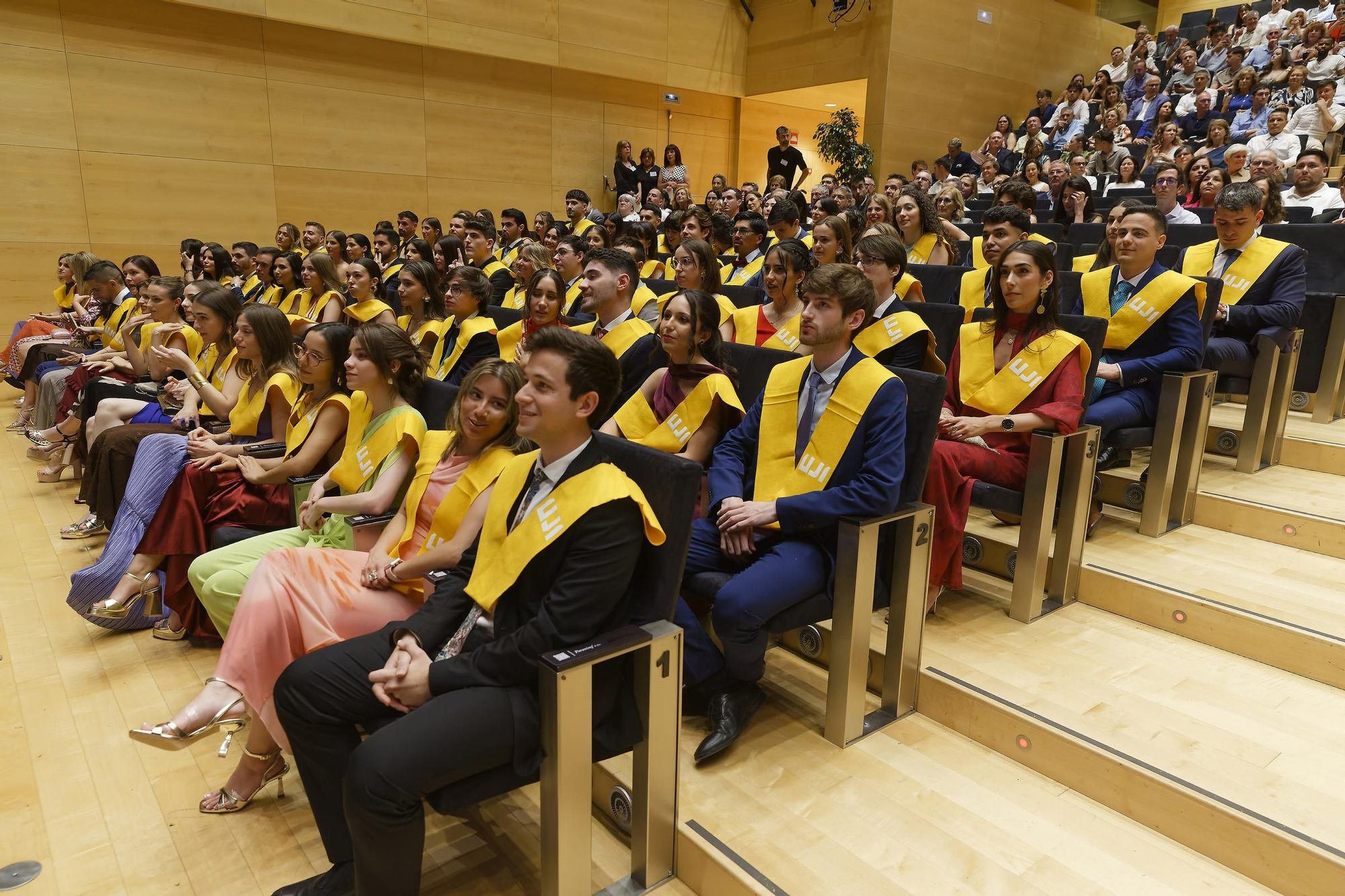Las imágenes de las graduaciones de Enfermería y Medicina de la UJI