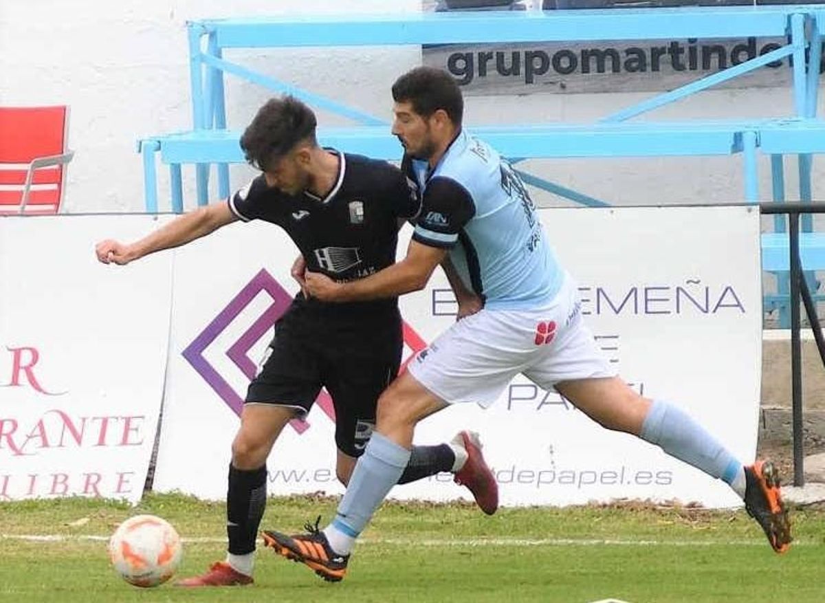 Una acción del partido entre el Trujillo y la UP Plasencia, el pasado domingo.