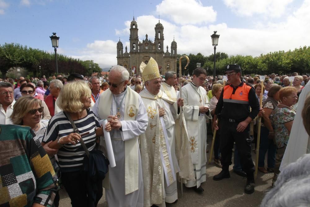 70.000 peregrinos en Os Milagros