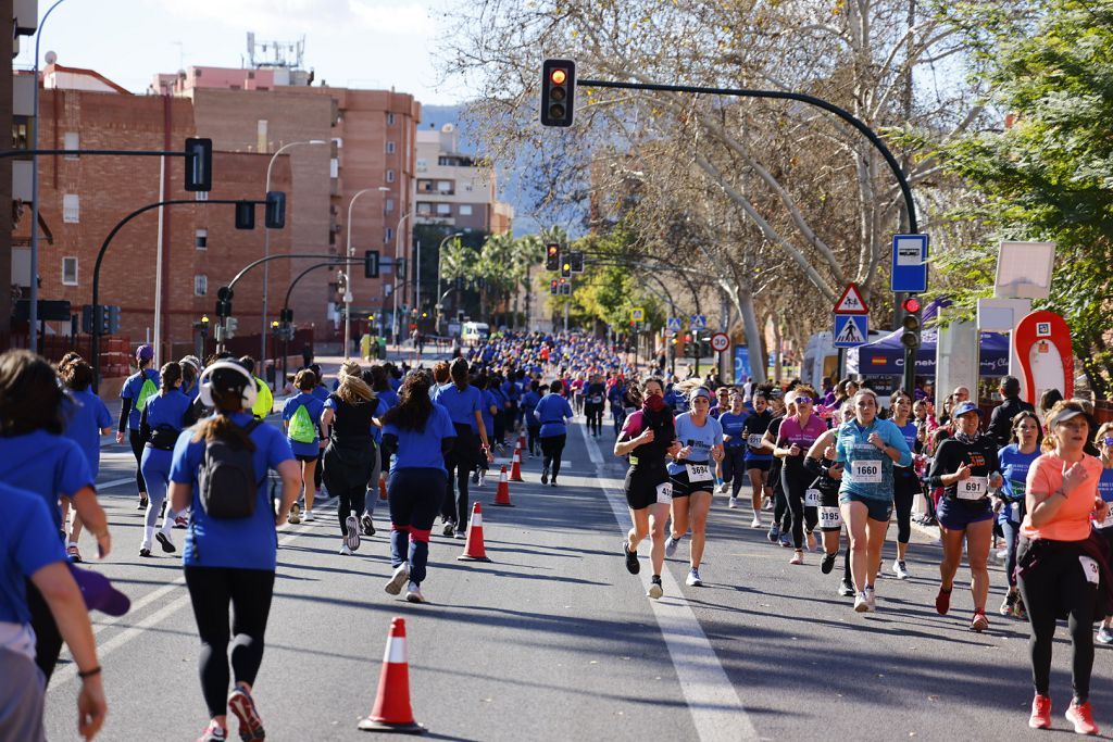 Imágenes del recorrido de la Carrera de la Mujer: avenida Pío Baroja y puente del Reina Sofía (I)