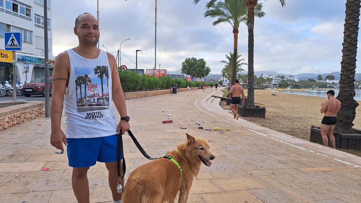 Galería de imágenes de la suciedad en el la playa de s'Arenal de Sant Antoni a primera hora de la mañana Galería de imágenes de la suciedad en el la playa de s'Arenal de Sant Antoni a primera hora de la mañana