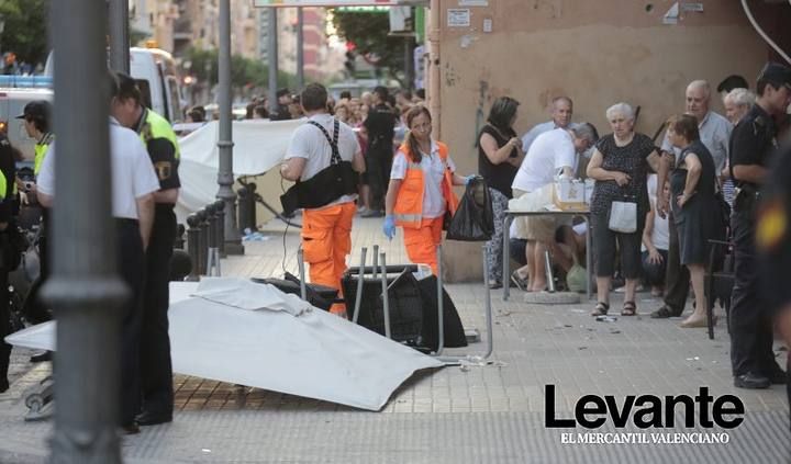 Una fallecida y 16 heridos al estrellarse una moto contra una terraza en Benicalap