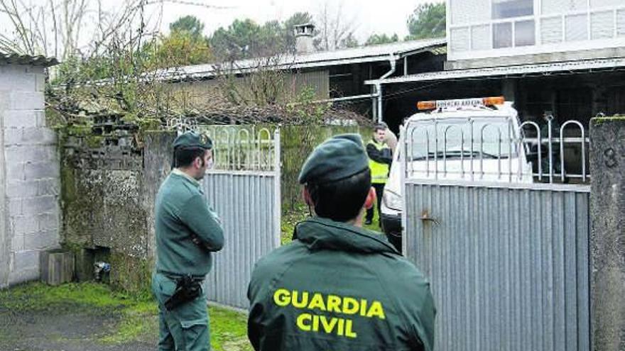 Un vecino de Maside aparece colgado junto a su madre muerta