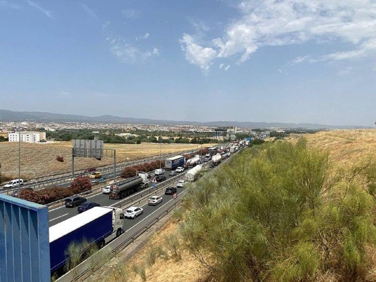 Retenciones en la A 4 este lunes tras una colisión sin heridos en torno a las 14.40 horas.