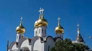 Santa María Magdalena: la catedral ortodoxa con cúpulas de oro que nació en un bar de barrio obrero