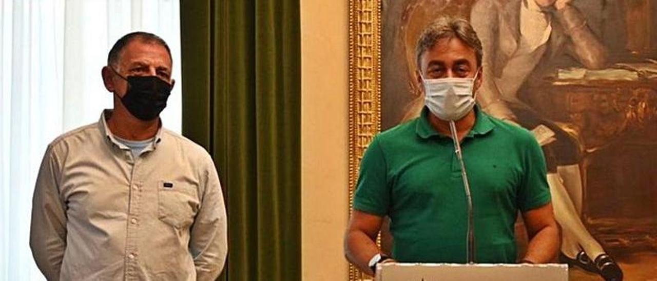 Bienvenido Sánchez y José Ramón Tuero en la presentación del evento. |