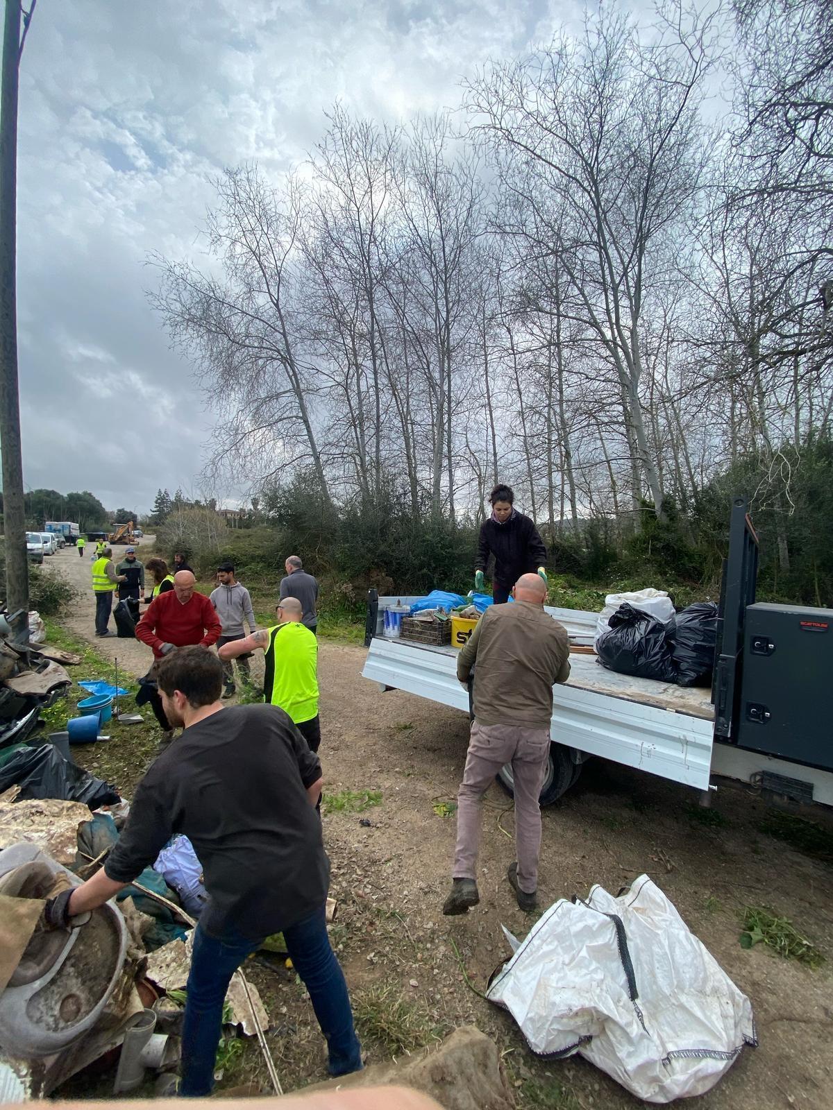 FOTOS | Así ha sido la jornada de limpieza rural en Sant Joan y Vilafranca FOTOS | Así ha sido la jornada de limpieza rural en Sant Joan y Vilafranca