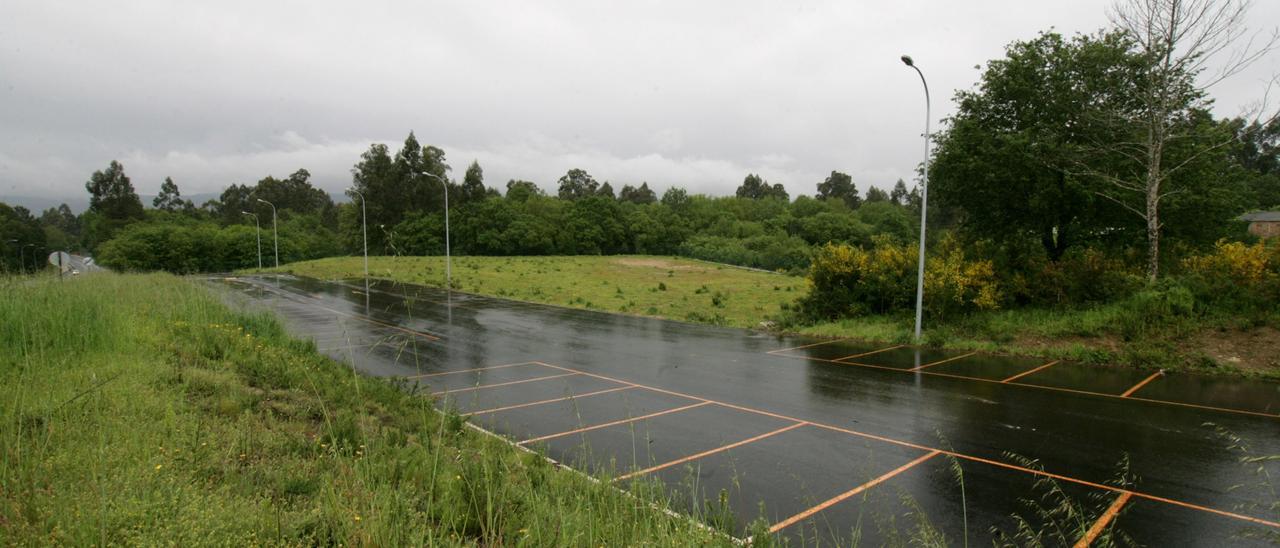 Parcela urbanizada por Lidl en la Avenida Benito Vigo de A Estrada. / Bernabé/Javier Lalín