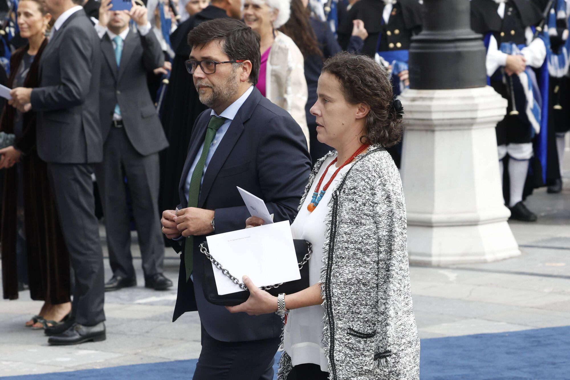  Así fue la llegada de los invitados a los premios "Princesa de Asturias" y su paso por la alfombra azul