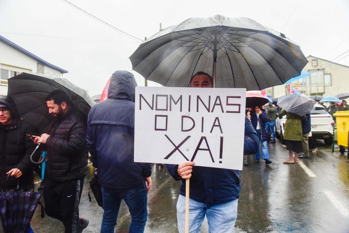 Manifestación de los trabajadores de Losán y Aserpal de Vilasantar a Curtis Manifestación de los trabajadores de Losán y Aserpal de Vilasantar a Curtis