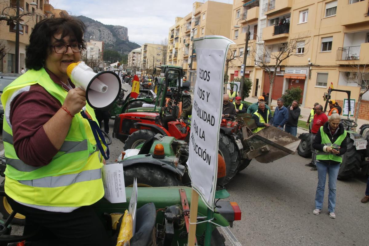 Un momento de la protesta de agricultores en El Comtat.