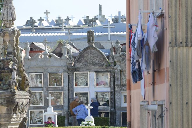 Día de Todos los Santos en O Morrazo. El cementerio de Cangas