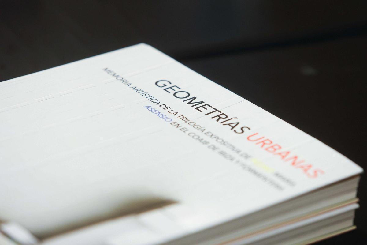 Pedro María Asensio presenta su reflexión crítica sobre el urbanismo de Ibiza en el Coaib Pedro María Asensio presenta su reflexión crítica sobre el urbanismo de Ibiza en el Coaib