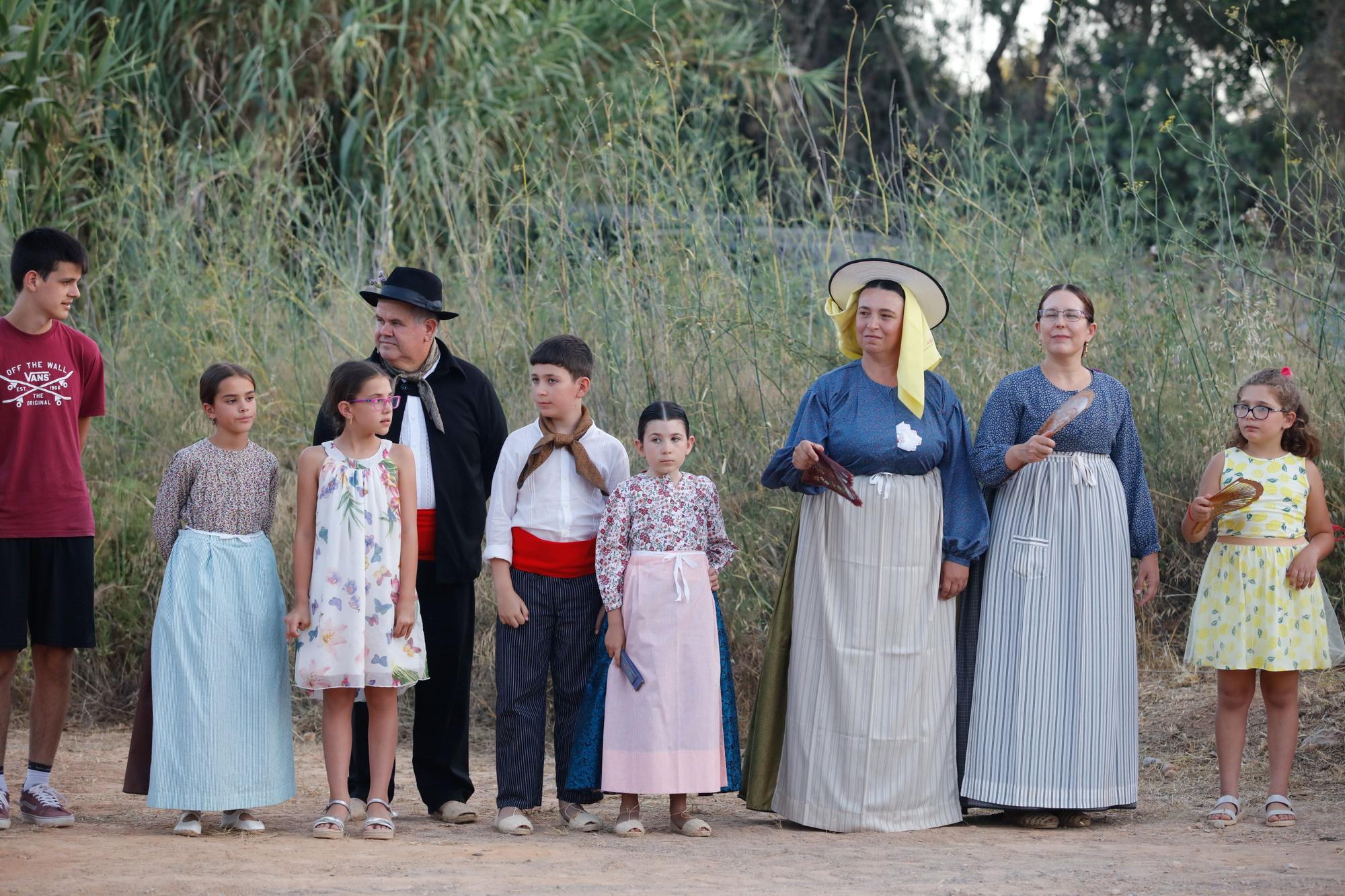 Las imágenes de la 'ballada' popular en el Pou des Escarabats, en Buscastell.