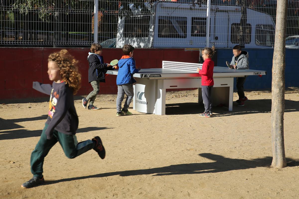 La escola Paco Candel de LHospitalet dicen basta tras 12 años en barracones