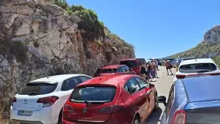 Vuelve el caos de coches a la Granadella de Xàbia