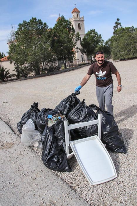 Voluntarios recogen 10 toneladas de basura de la s