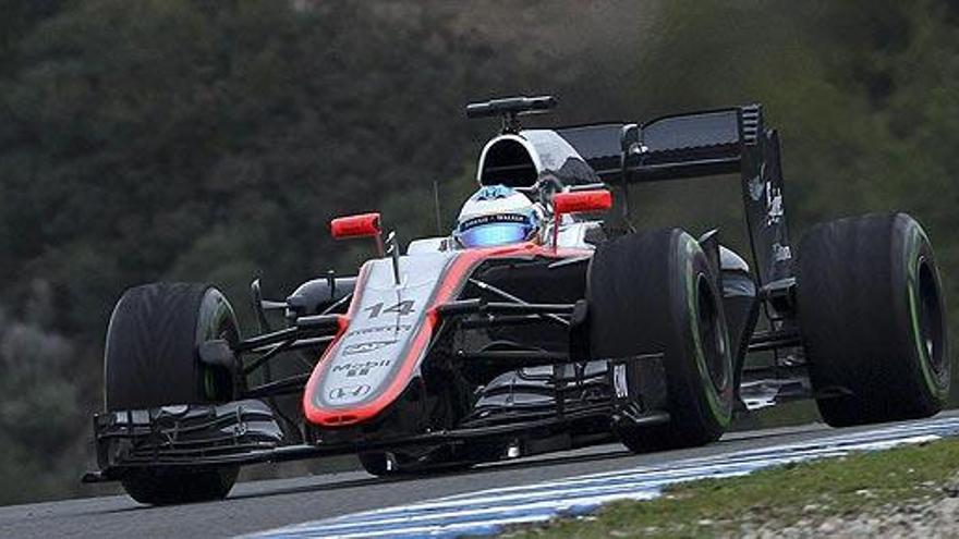 Una nueva avería acorta las pruebas de Alonso en Jerez