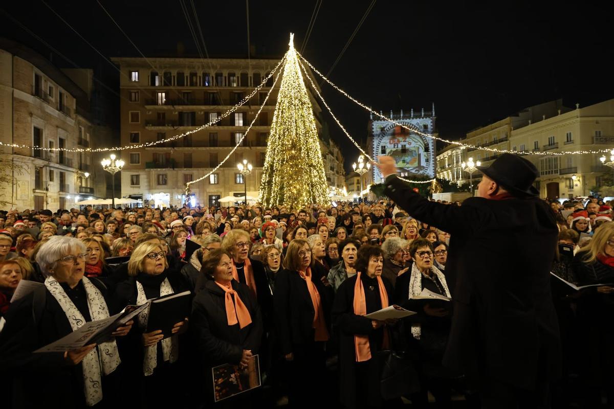 Llenazo en Valencia antes del primer fin de semana de Navidad