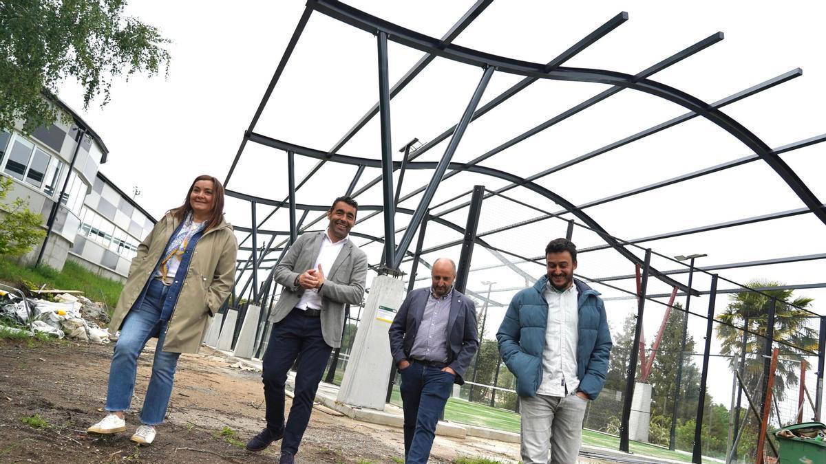 Luis López, junto a José Luis Camiñas, Alberte Lamazares y Cati Somoza.