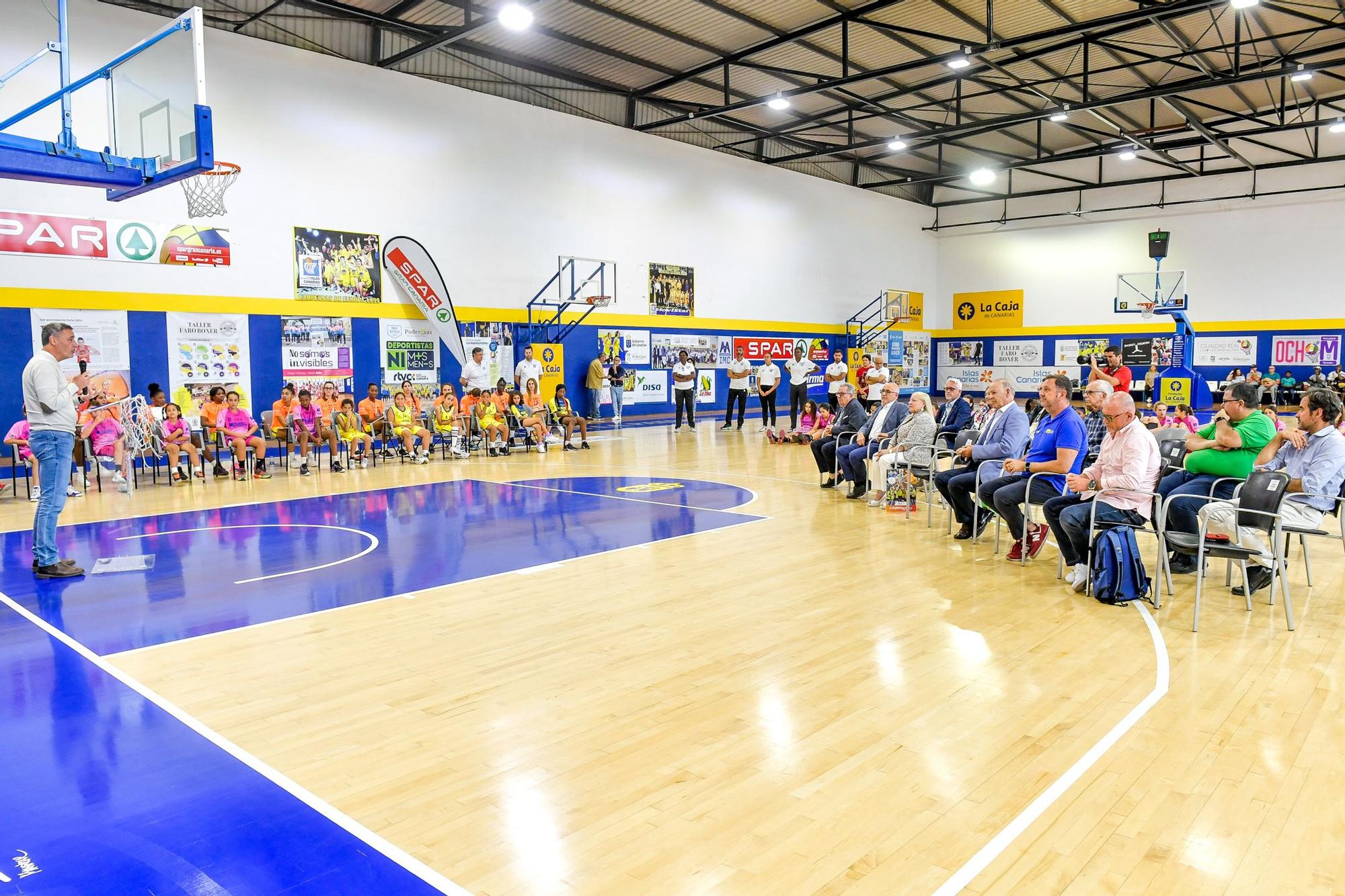 Homenaje en La Paterna al Spar Gran Canaria, que quedó campeón de España júnior