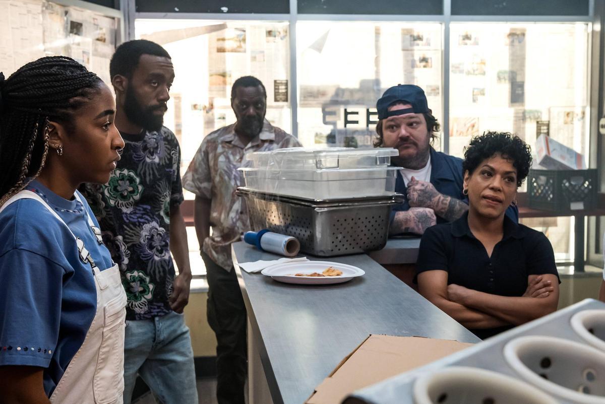 El equipo de 'The Bear' en el primer episodio de la segunda temporada.