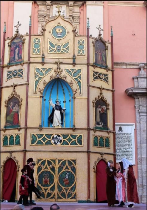 Representación del altar de la Pila Bautismal en la Plaza de la Virgen