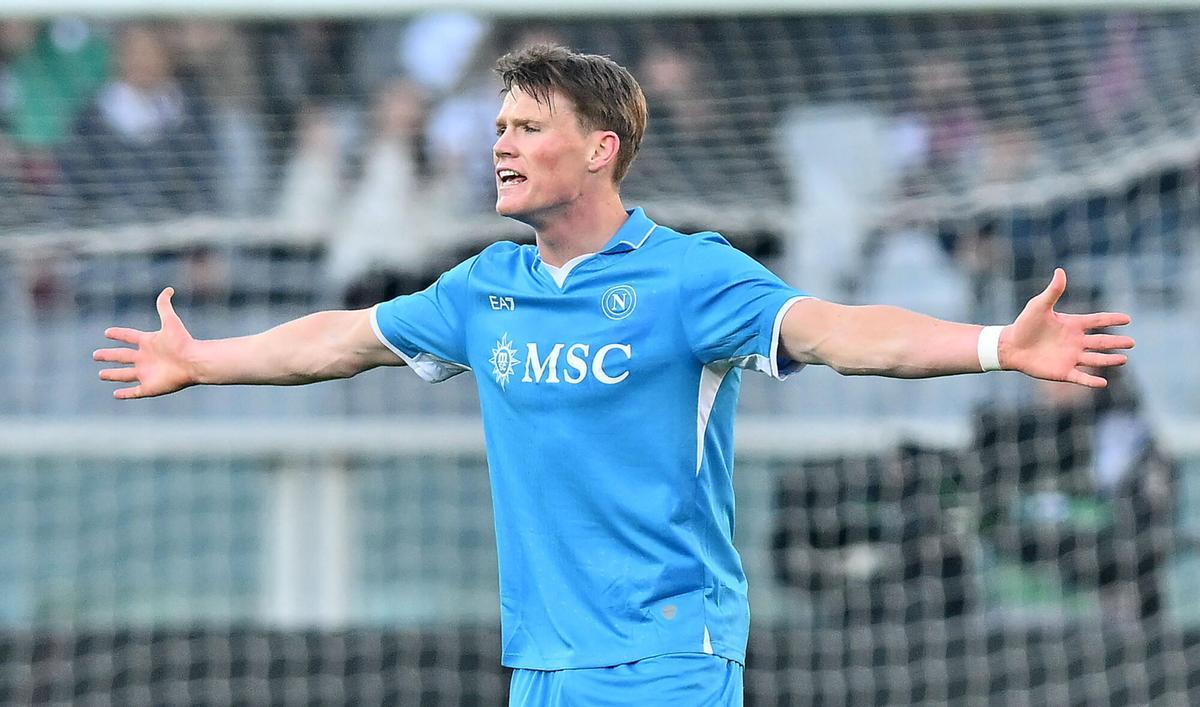 Scott McTominay celebra el 1-0 durante un partido de la Serie A