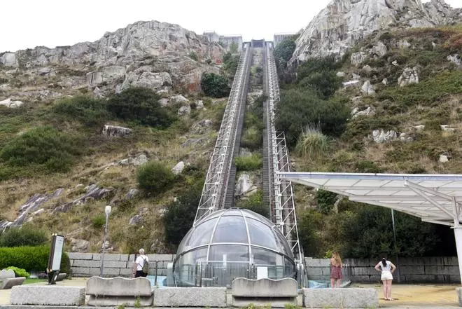 El Concello de A Coruña recupera la gestión del ascensor y el mirador de San Pedro