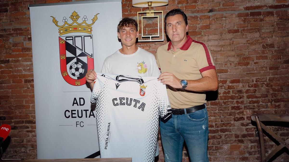 Petxarroman: "Los inicios no fueron fáciles, pero siempre estaré agradecido por haber podido jugar en el Deportivo"