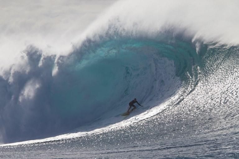 Big surf on North shore of Oahu