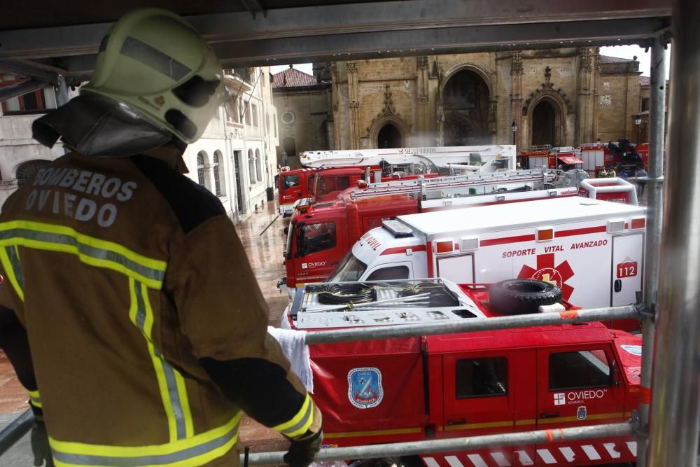 Exhibición de bomberos en Oviedo