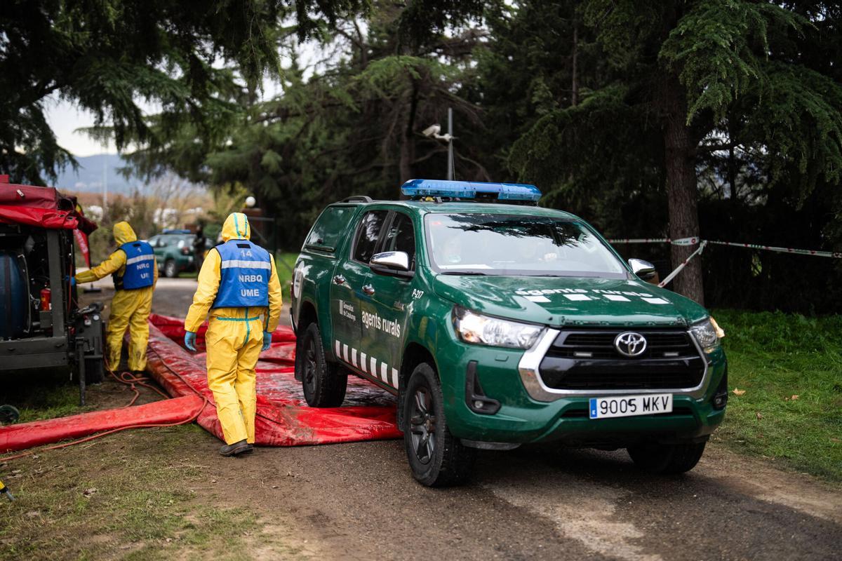 Santa Perpètua de Mogoda, 4/12/2025. SUCESOS. Centro de mando de la UME en Torreferrussa, donde militares coordinan gestiones logísticas y operativas ante el brote de peste porcina africana declarado en la zona de Collserola. Foto: Zowy Voeten / El Periódico