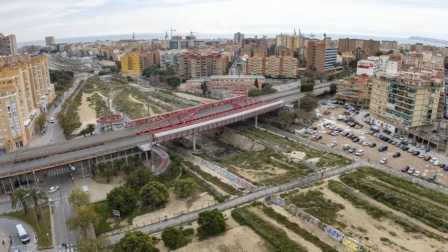 Así es el Puente Rojo de Alicante en "La calle es nuestra"