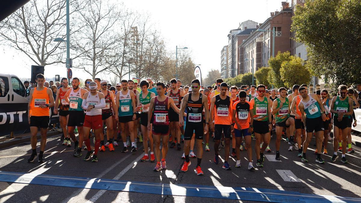 El atleta que sufrió una parada en la Media Maratón de Zaragoza sigue  estable